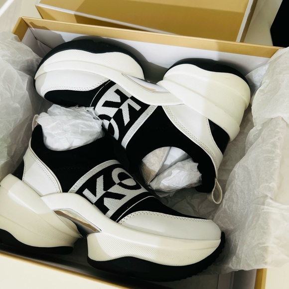【Michael Kors】Olympia KORS Nylon Blend Slip-On Trainer Olympia Nylon Blend and Signature Logo Slip-On Trainer